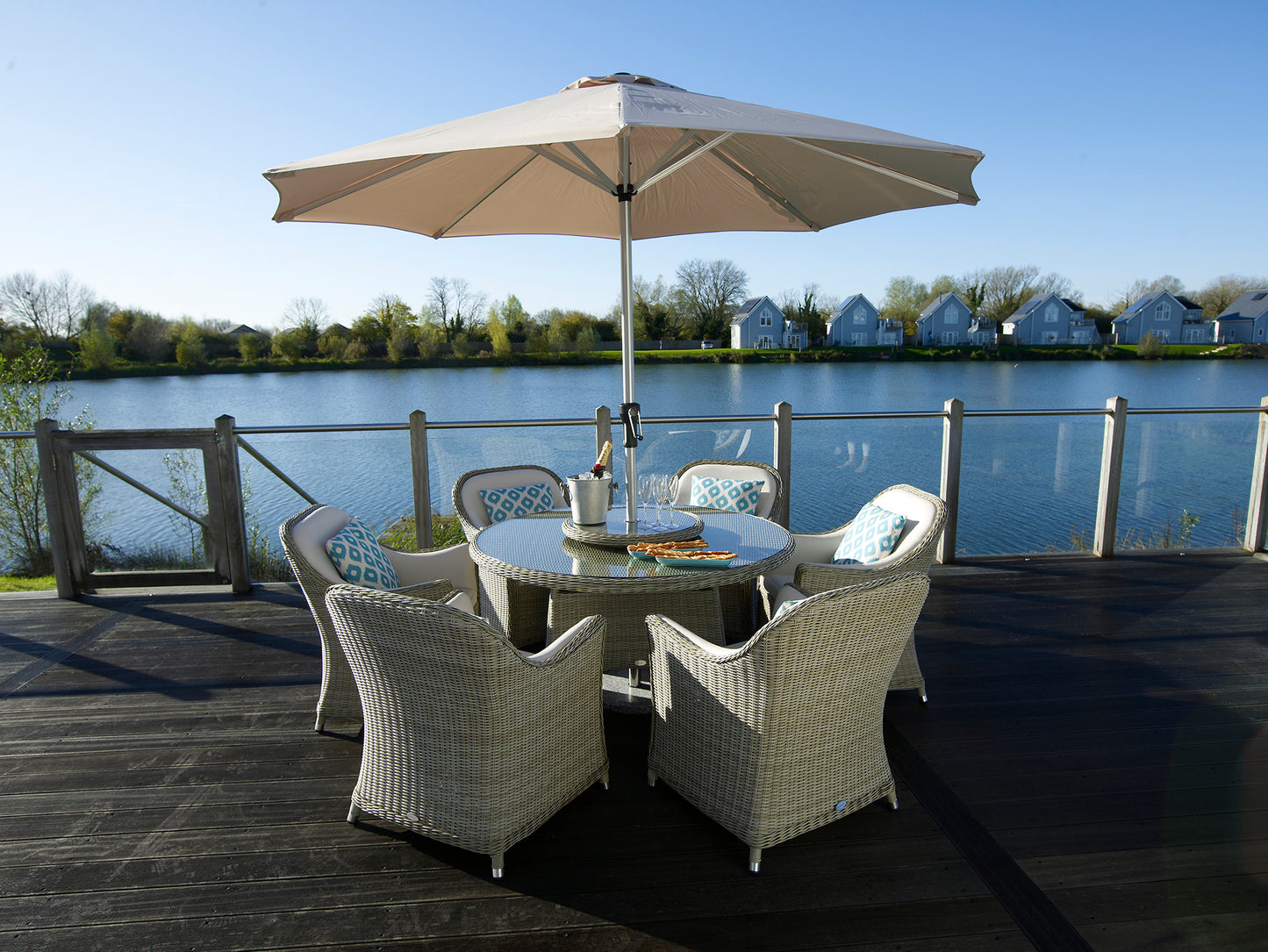 Bramblecrest Monte Carlo 6 Seater Set