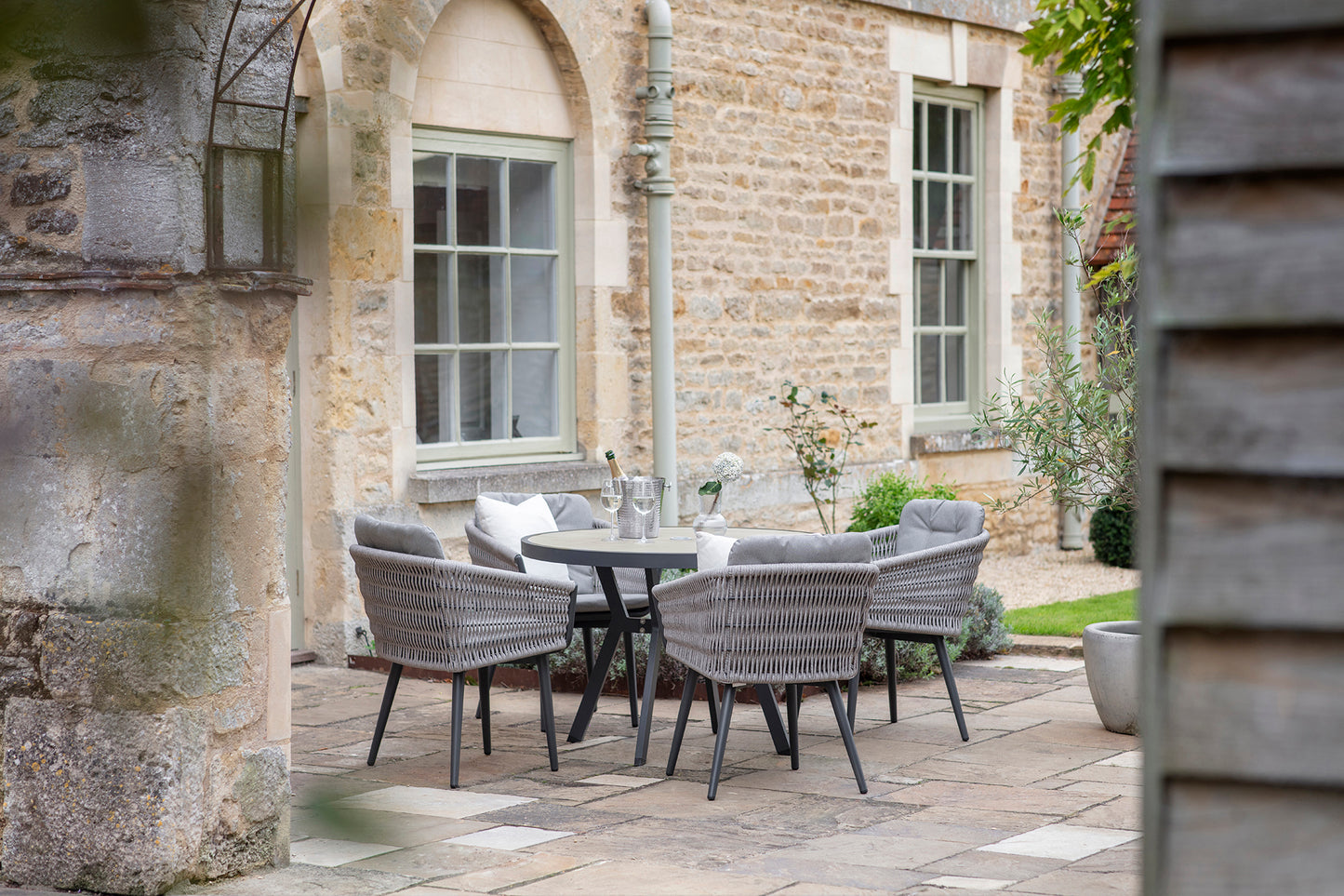 Bramblecrest Mauritius 4 Seater Set