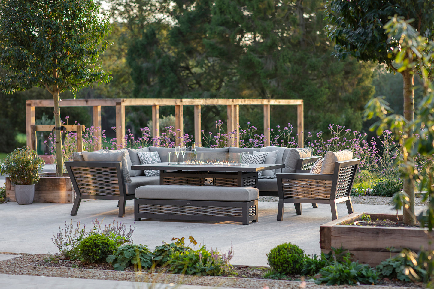 Bramblecrest Tuscan L-Shape Firepit Set