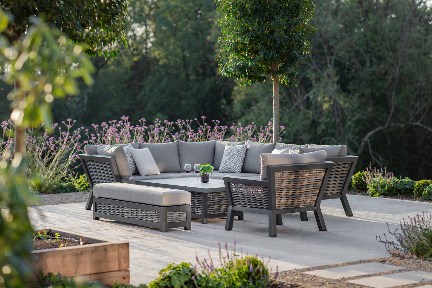 Bramblecrest Tuscan L-Shape Set