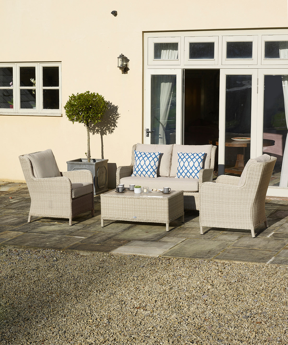 Bramblecrest Chedworth Lounge Set