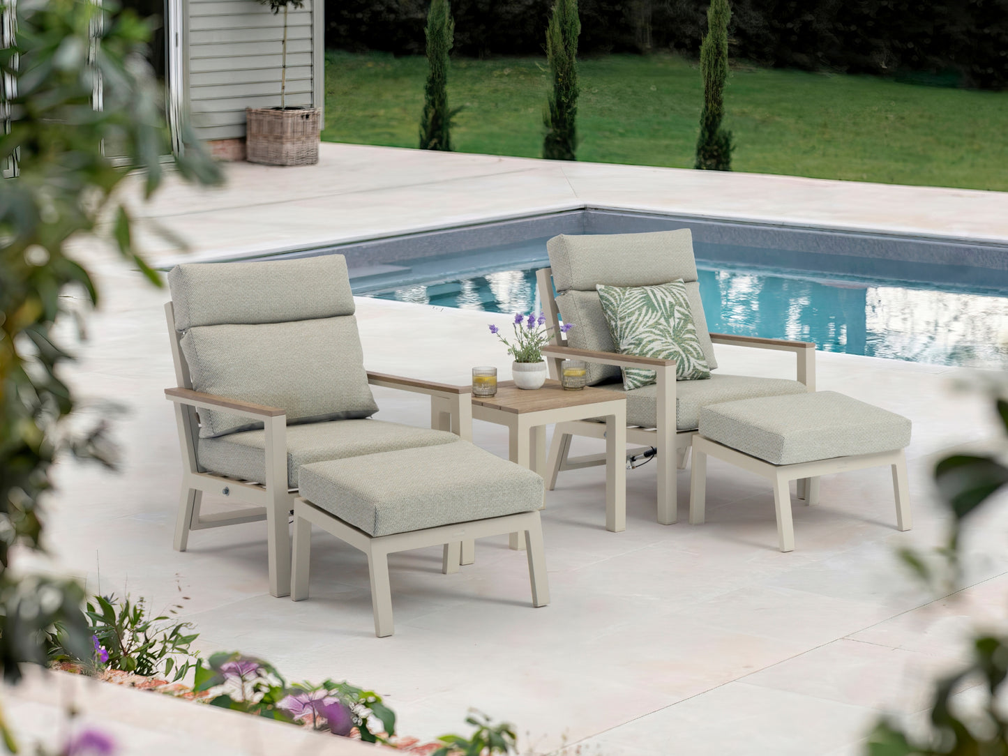 Bramblecrest Zurich Recliner Set