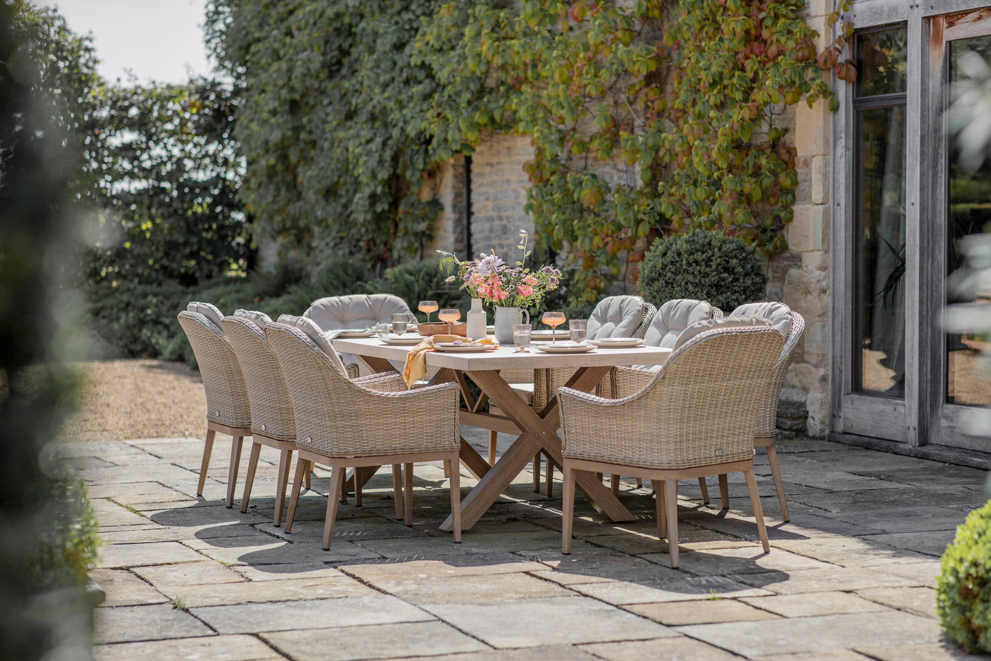 Bramblecrest Monterey Vogue 8 Seat Set
