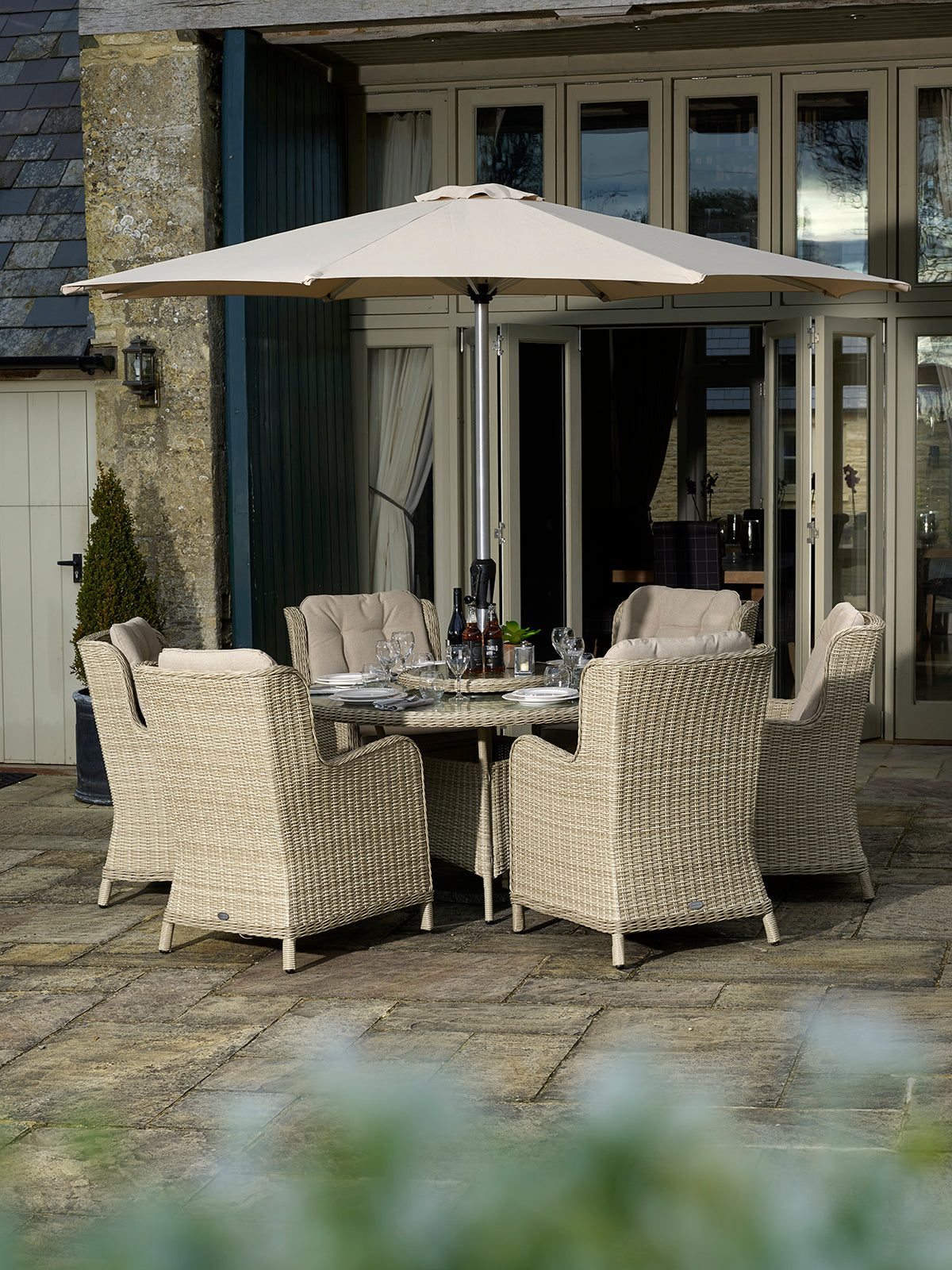 Bramblecrest 6 seater dining cheap set